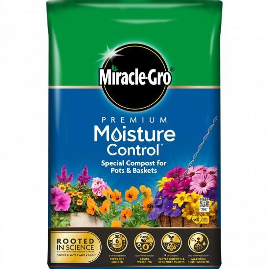 Miracle-Gro Premium Moisture Control Compost for Pots & Baskets 40L